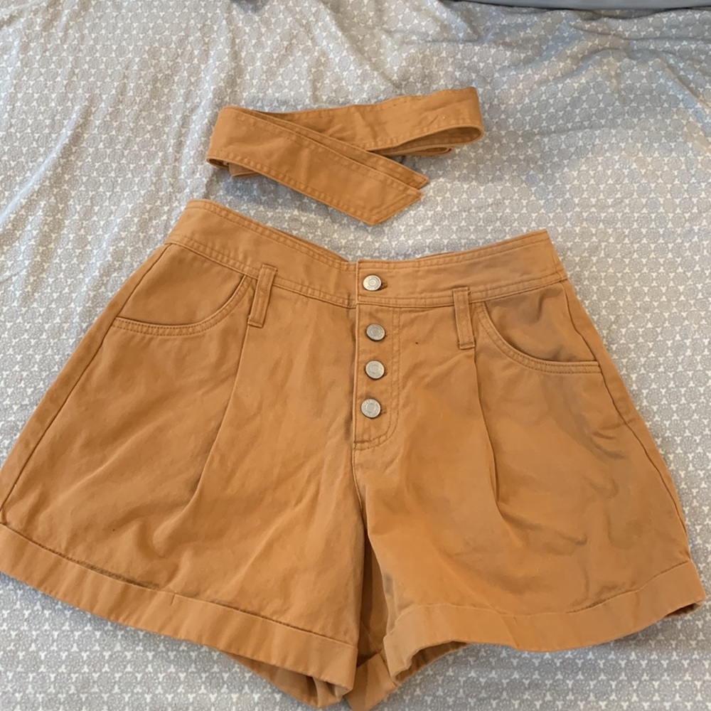 GAP high waisted khaki shorts